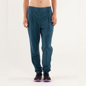 Lululemon Run With Rover Pant, size 4, color: alberta lake